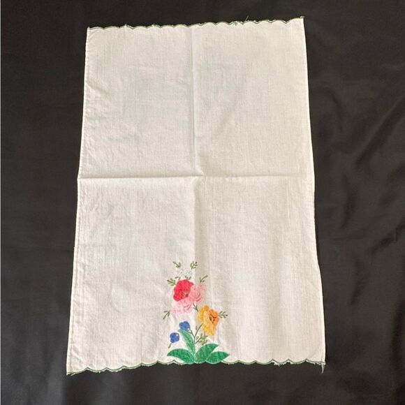 Vintage Handmade Floral Embroidered White Cloth, tray cloth, chair back cloth, - Picture 1 of 6